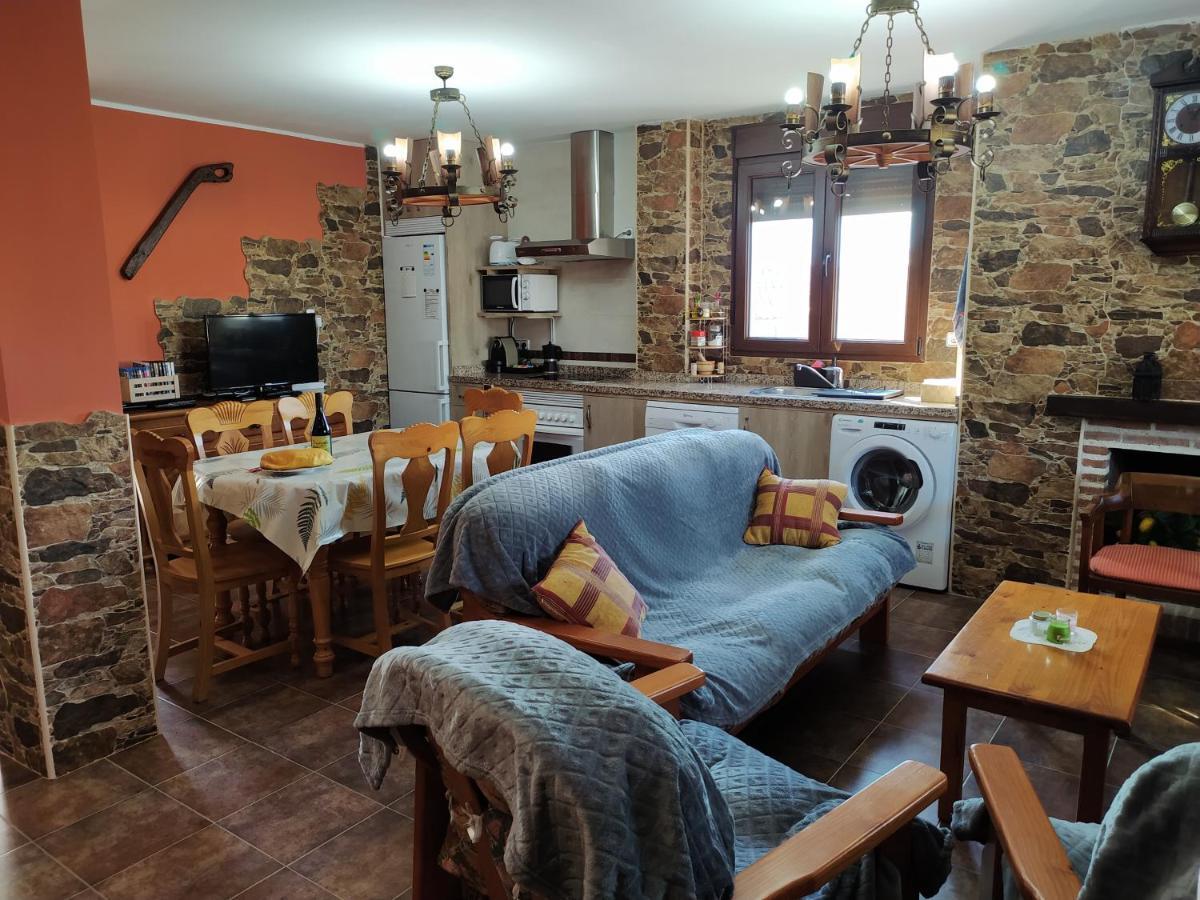 Casa Rural Mi Descanso Valdefuentes de Sangusín Dış mekan fotoğraf