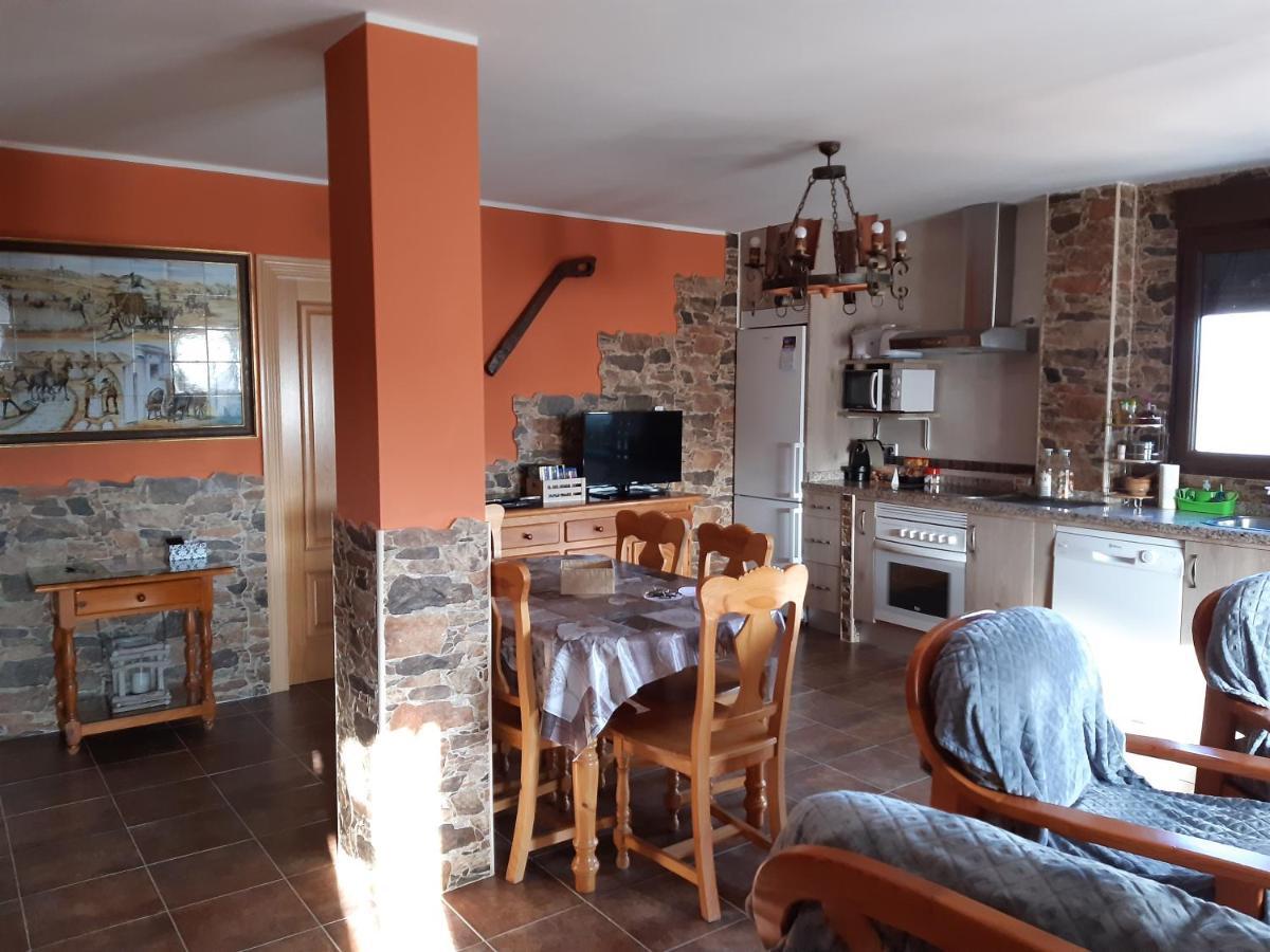 Casa Rural Mi Descanso Valdefuentes de Sangusín Dış mekan fotoğraf