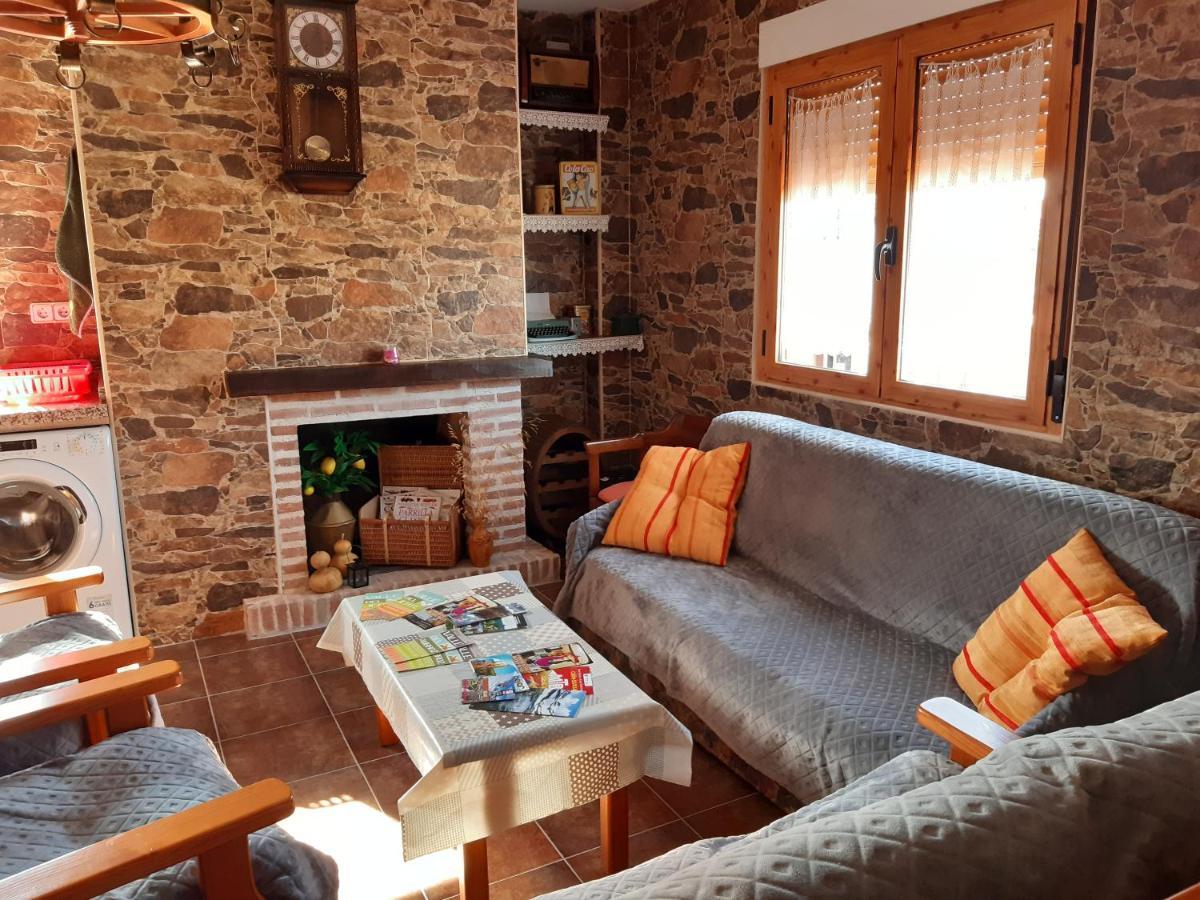 Casa Rural Mi Descanso Valdefuentes de Sangusín Dış mekan fotoğraf